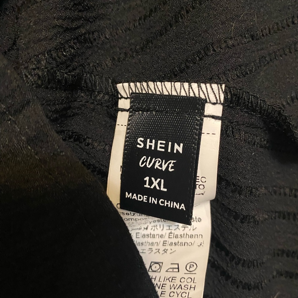SHEIN light weight  material - Picture 4 of 4